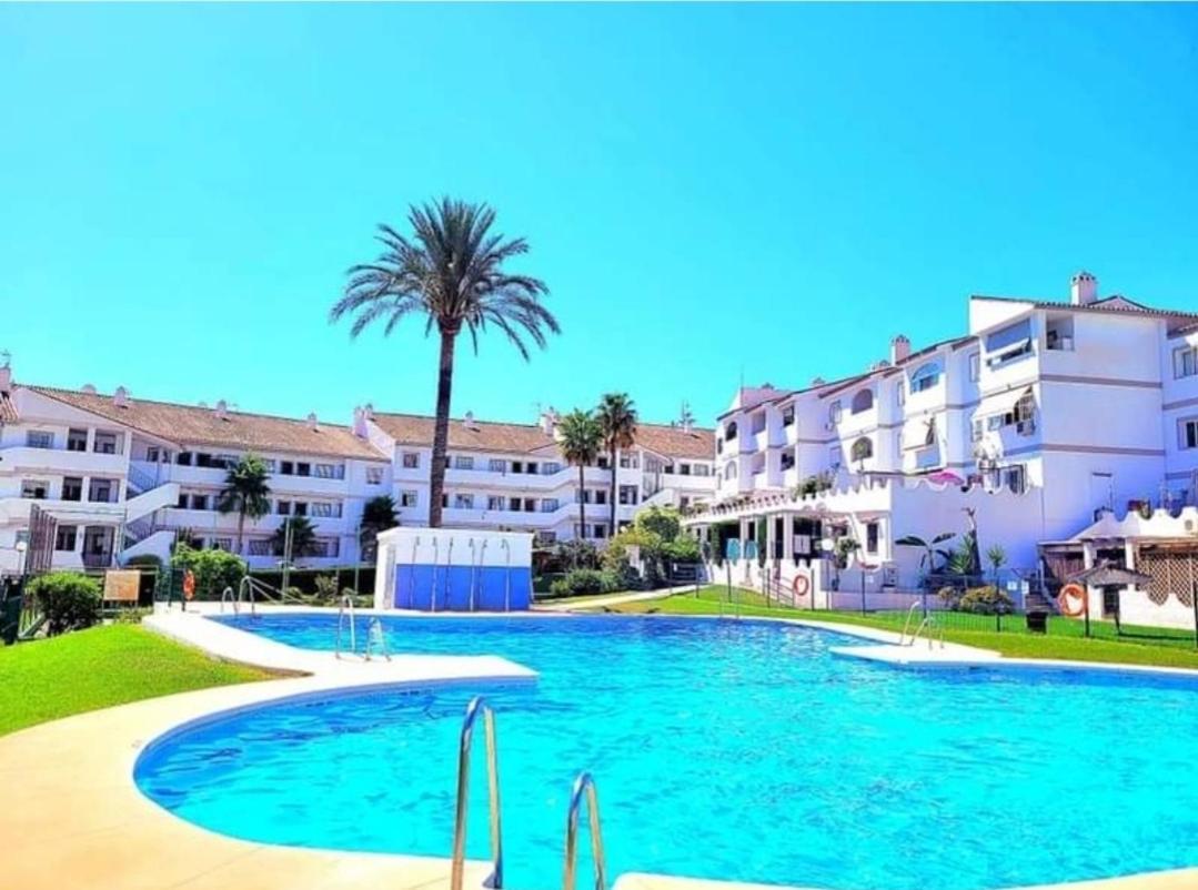 Apartamento En Mijas Con Terraza, Capacidad Para 5 Personas Con Piscina De Temporada Malaga Exterior photo